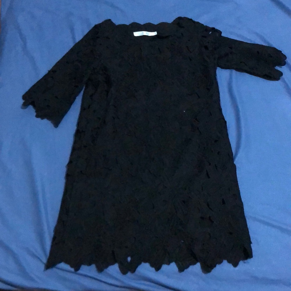 Pure black hollow short-sleeved dress